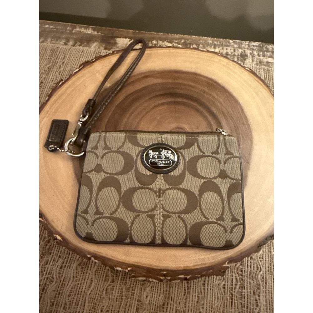 COACH SIGNATURE C CANVAS WRISTLET BROWN TAN STAGECOACH COACH LOGO